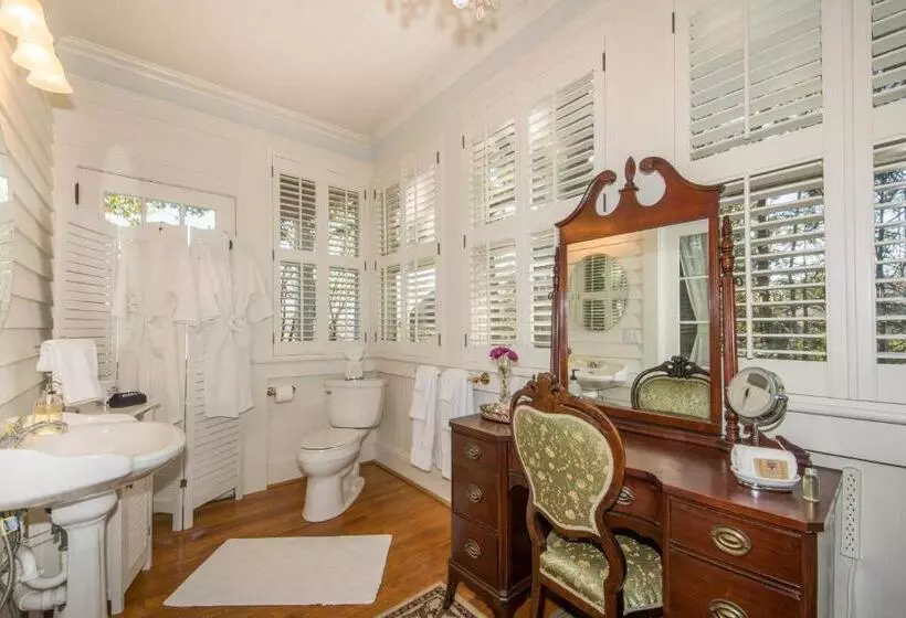 マウンテンビュースタンダードルーム, Oak Hill On Love Lane Bed And Breakfast Inn