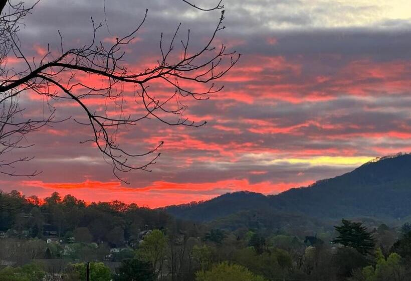 غرفة قياسية مطلة على الجبل, Oak Hill On Love Lane Bed And Breakfast Inn