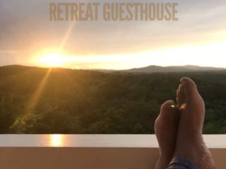 سوییت با چشم‌انداز دریا, Retreat Guesthouse Luxury Suites