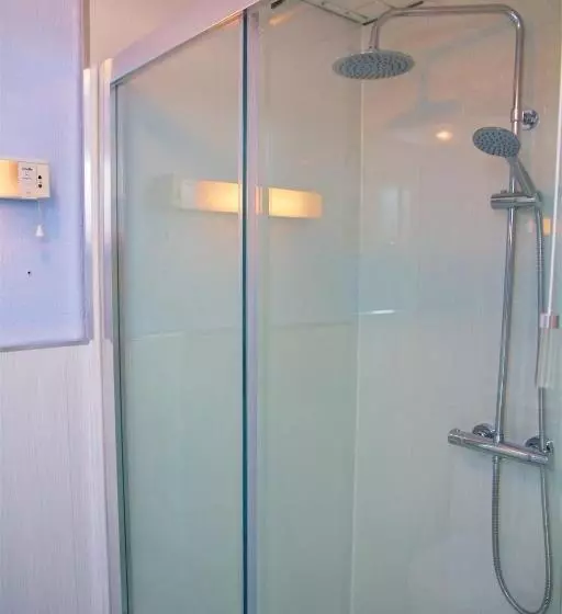 Perhehuone, Southville Guest House