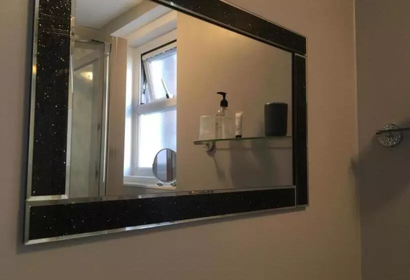 Deluxe Yhden Hengen Huone, Southville Guest House