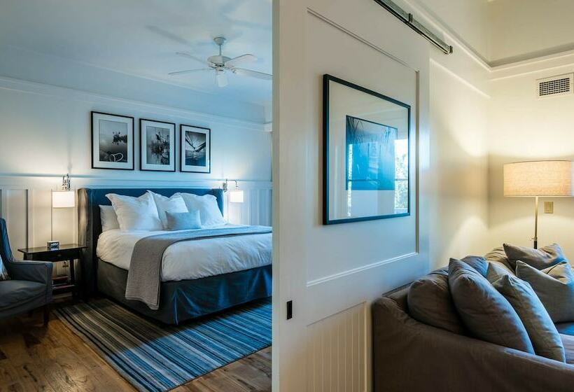 Люкс, Watersound Inn