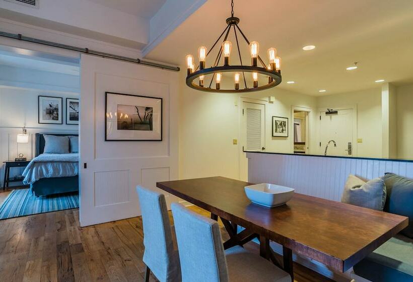 Люкс, Watersound Inn