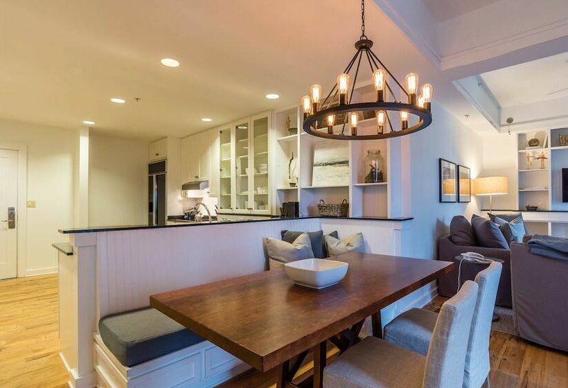 Люкс, Watersound Inn