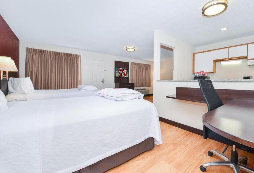 适用于残疾人士的豪华房间, Red Roof Inn Plus+ & Suites Guilford