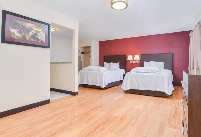 スタンダードルーム, Red Roof Inn Plus+ & Suites Guilford