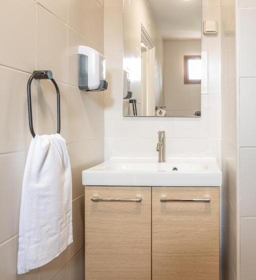 اتاق استاندارد, Hôtel & Restaurant La Ferme Du Pommeau