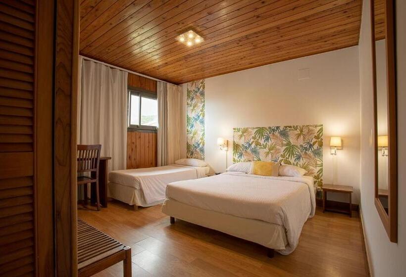 اتاق استاندارد سه نفره, Hôtel & Restaurant La Ferme Du Pommeau