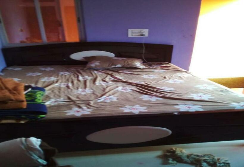 三人经典房间, Oyo 85684 Moon Light Resort