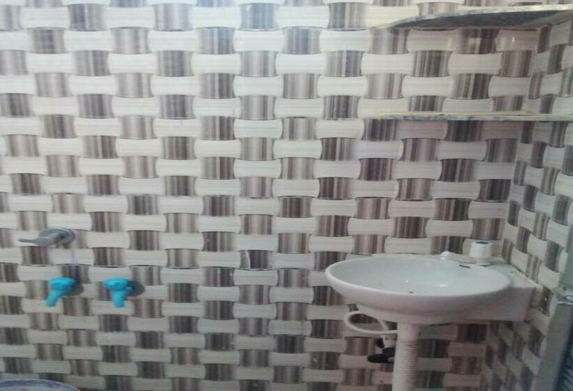 三人经典房间, Oyo 85684 Moon Light Resort