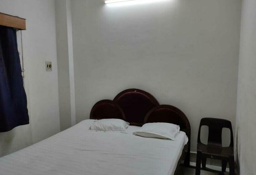 חדר קלאסי לשלושה, Spot On Hotel Online