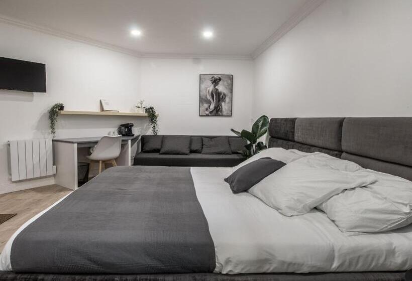 Номер Deluxe Кровать Кинг, Maya Appartements & Suites