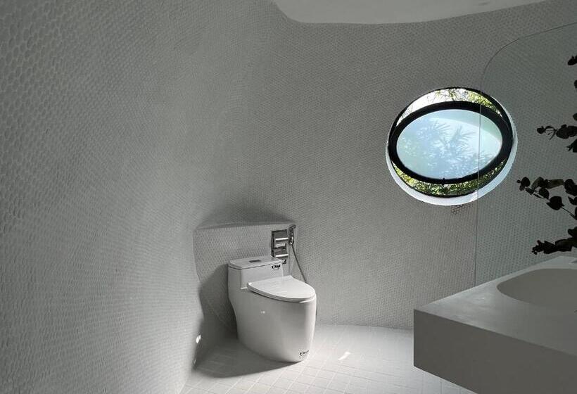 스탠다드 룸 킹사이즈 침대, Found Mansion