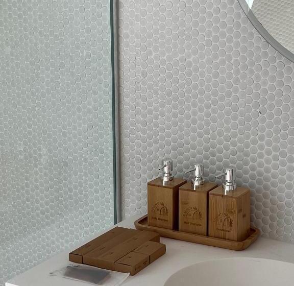 스탠다드 룸 킹사이즈 침대, Found Mansion