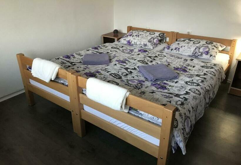 اتاق خانوادگی, Kingdom Rooms Visoko