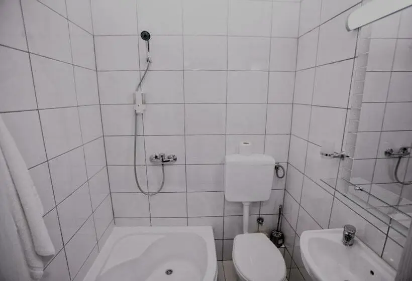 اتاق خانوادگی, Kingdom Rooms Visoko
