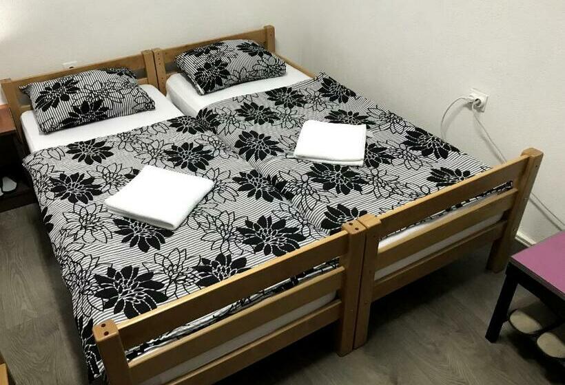 اتاق استاندارد, Kingdom Rooms Visoko