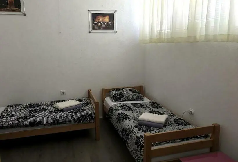 اتاق استاندارد, Kingdom Rooms Visoko
