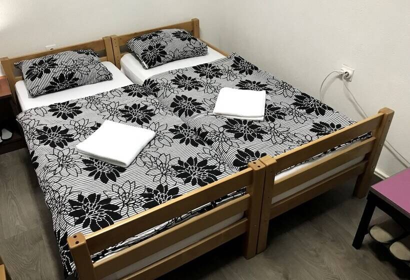 اتاق استاندارد چهار تخته, Kingdom Rooms Visoko