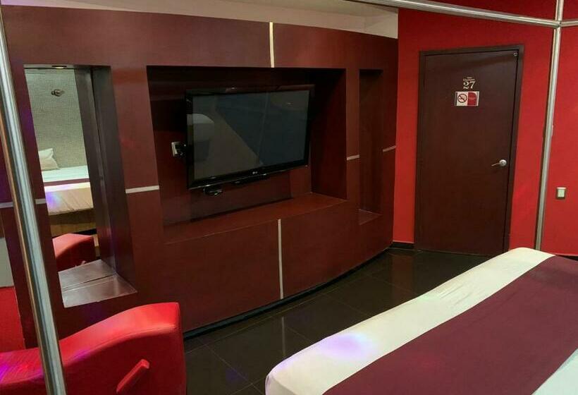 스탠다드 스튜디오 킹침대, Dluxe Auto Hotel Adults Only