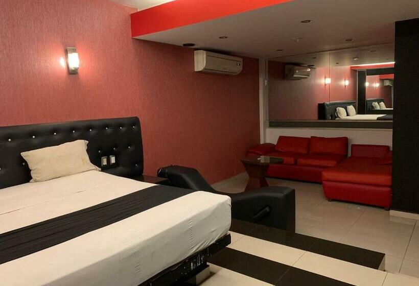 스탠다드 스튜디오 킹침대, Dluxe Auto Hotel Adults Only