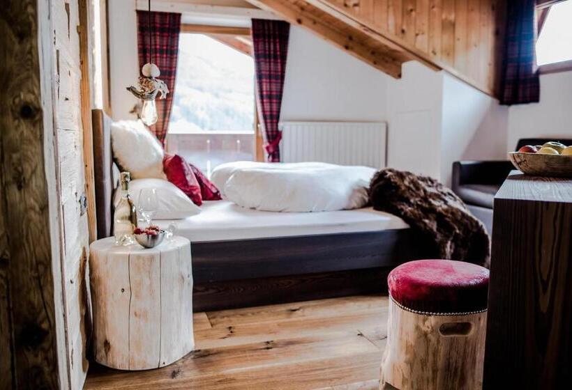 Номер Стандарт с Балконом, Garni Residence Soraiser