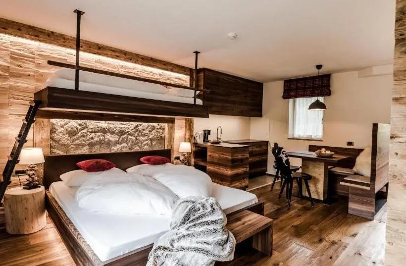 استودیوی استاندارد, Garni Residence Soraiser