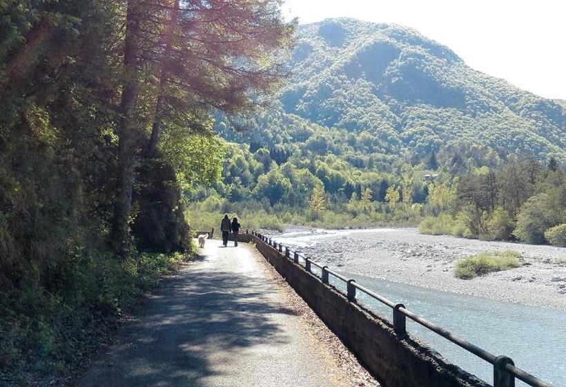 스탠다드 룸 킹사이즈 침대, Sot La Cleva