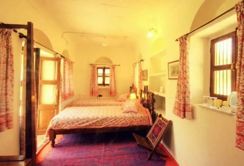デラックスルーム, Bijay Niwas Palace