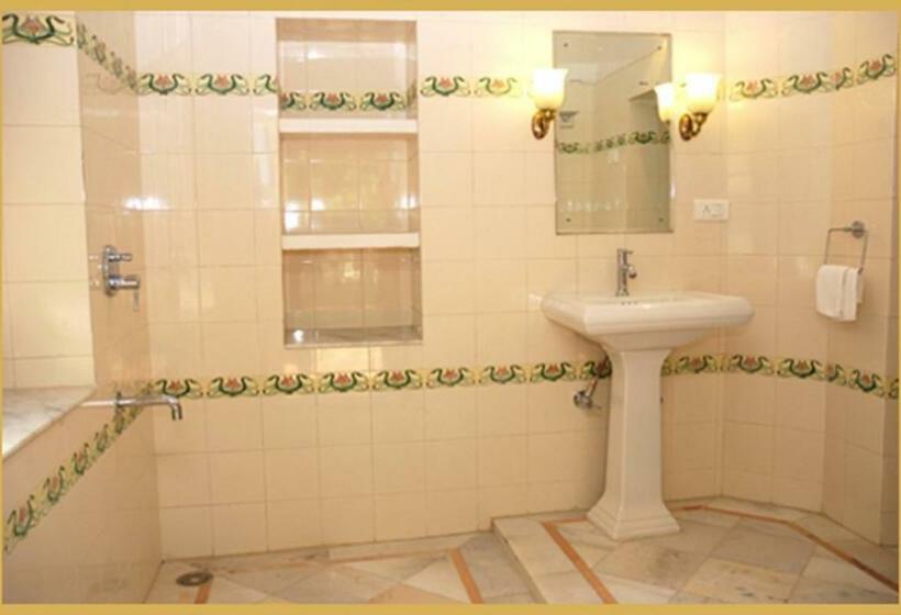 Номер Deluxe, Bijay Niwas Palace