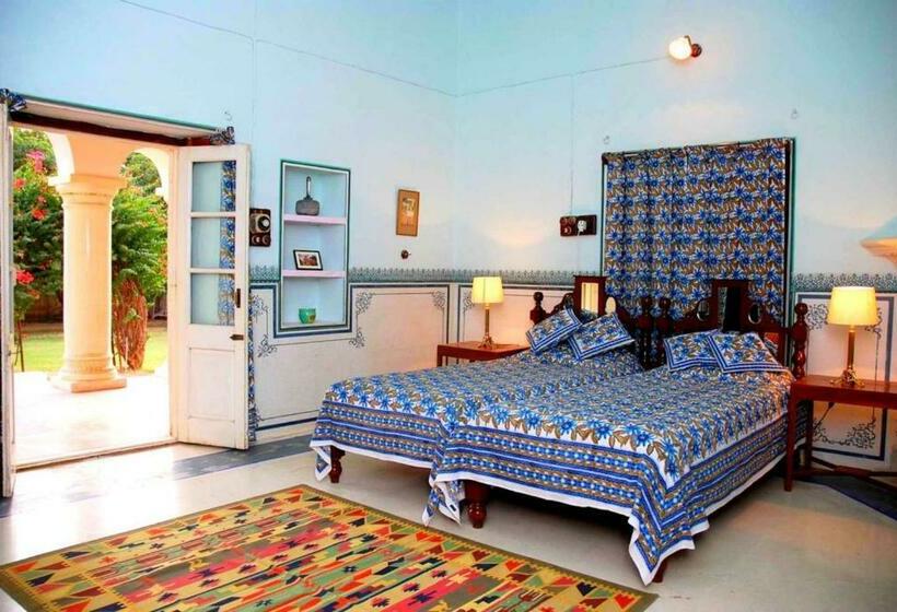 Номер Deluxe, Bijay Niwas Palace