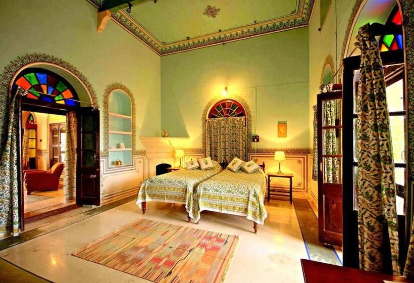 스위트, Bijay Niwas Palace