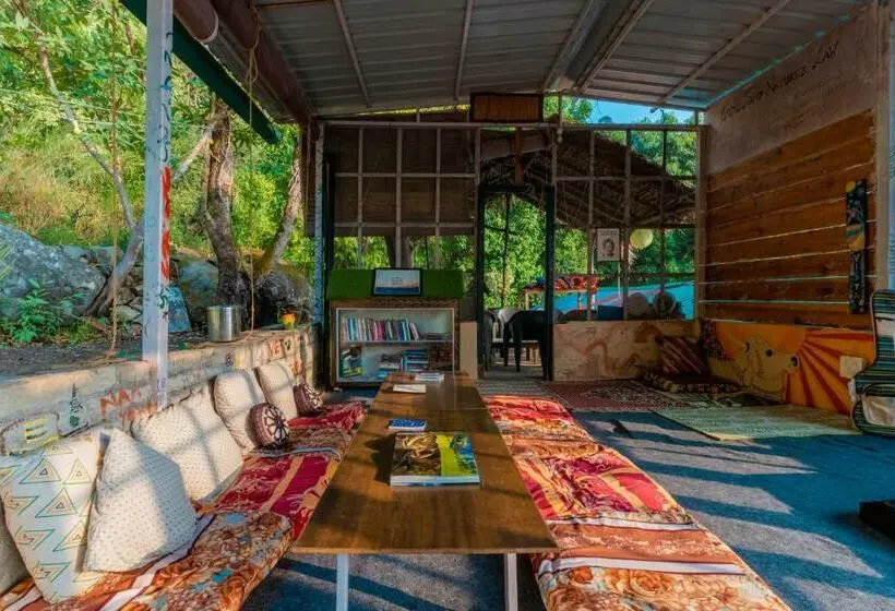 マウンテンビュースタンダードルーム, Vista Hostel Jeolikote, Nainital