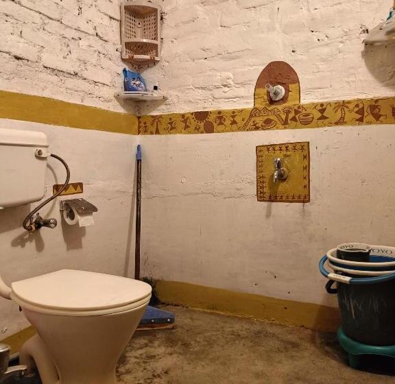 共用房间的床, Vista Hostel Jeolikote, Nainital