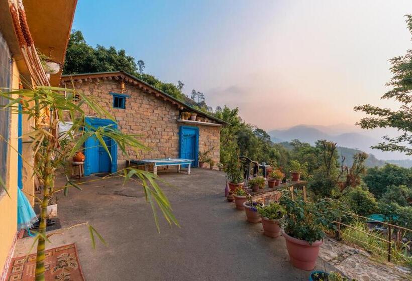 共用房间的床, Vista Hostel Jeolikote, Nainital