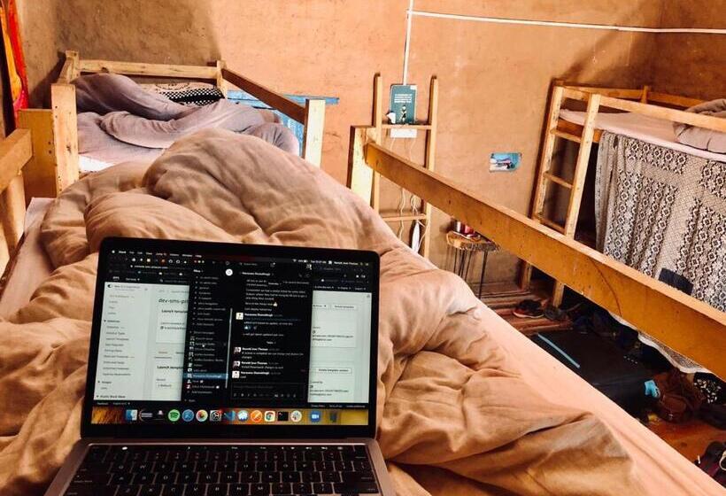 共用房间的床, Vista Hostel Jeolikote, Nainital