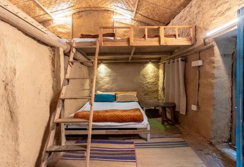 ファミリールーム, Vista Hostel Jeolikote, Nainital