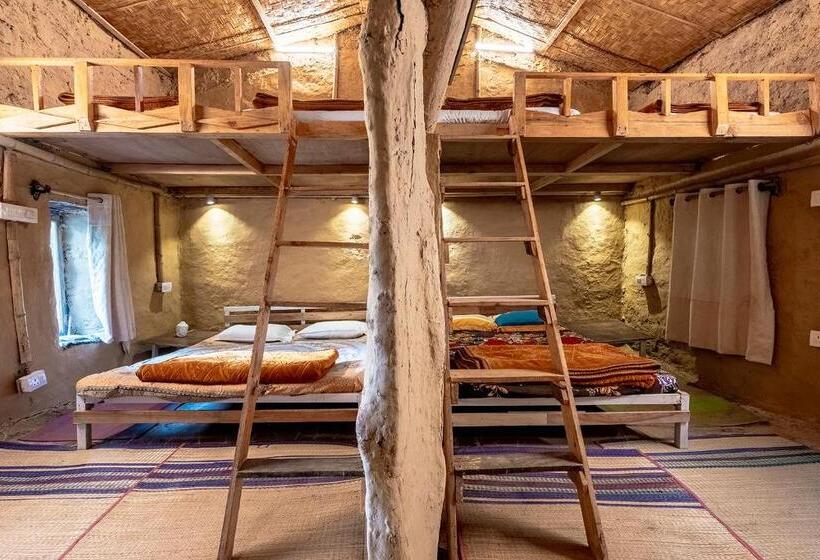 ファミリールーム, Vista Hostel Jeolikote, Nainital