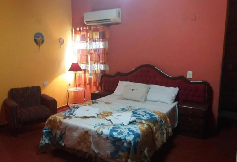 اتاق استاندارد سه نفره, Casa De La Y   B&b