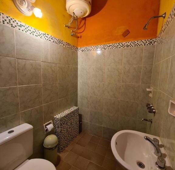 اتاق استاندارد سه نفره, Casa De La Y   B&b