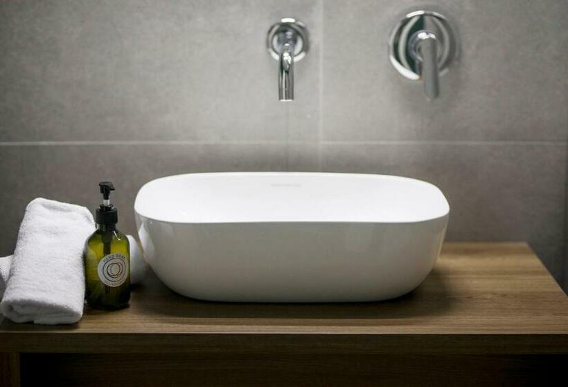 이그제큐티브 트리플, Moody Smart & Comfy