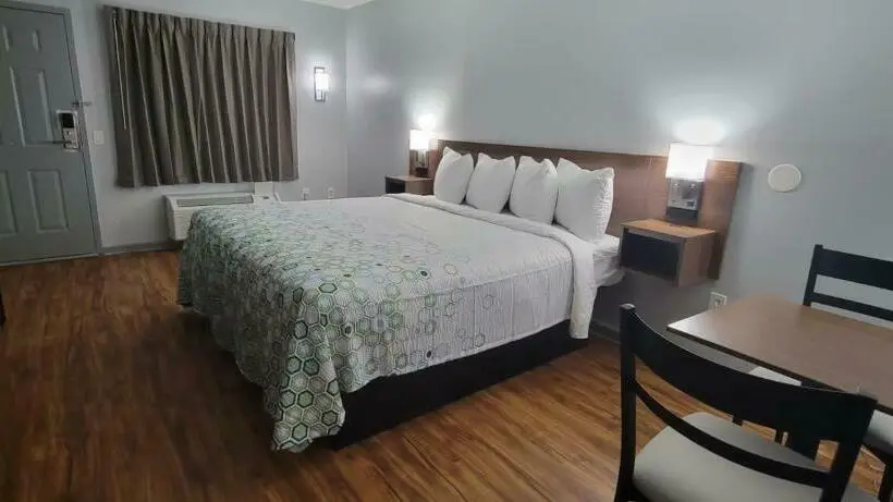 キングサイドベッドのスタンダードワンルーム, Hometowne Studios By Red Roof Egg Harbor Atlantic City Airport