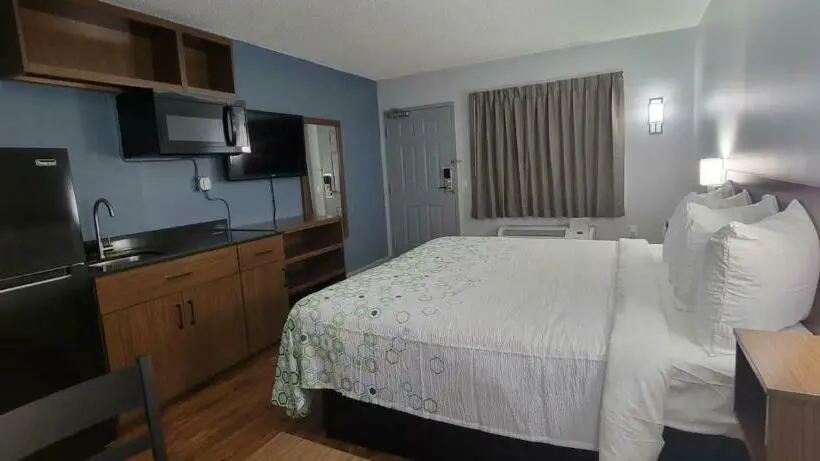 キングサイドベッドのスタンダードワンルーム, Hometowne Studios By Red Roof Egg Harbor Atlantic City Airport