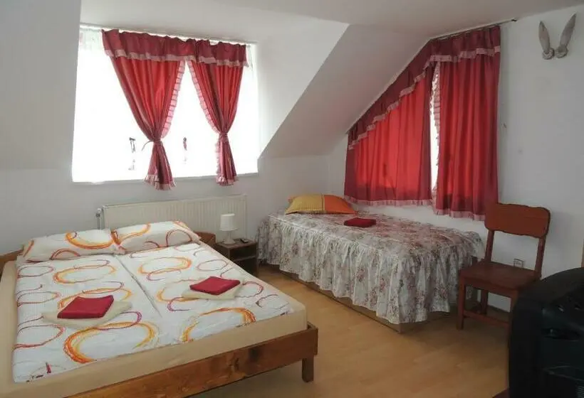Standard Kolmen Hengen Huone, Casa Debora