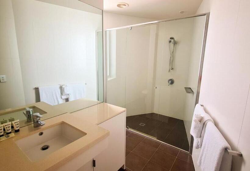 2 Bedroom Apartment with Views, The Beach Cabarita