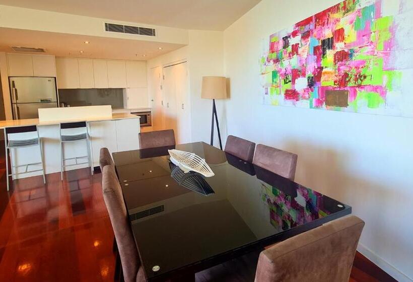 2 Bedroom Apartment with Views, The Beach Cabarita