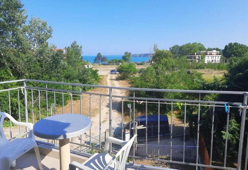 标准间带阳台, Aia Kavatsi