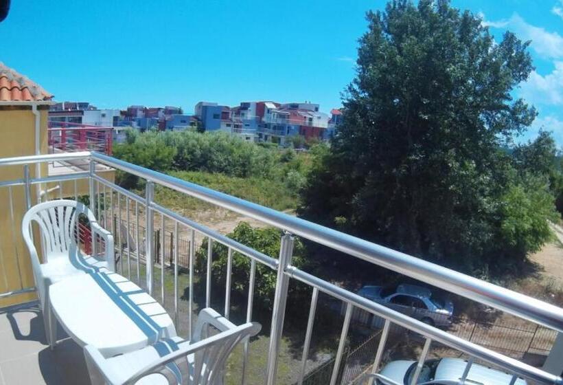 标准间带阳台, Aia Kavatsi