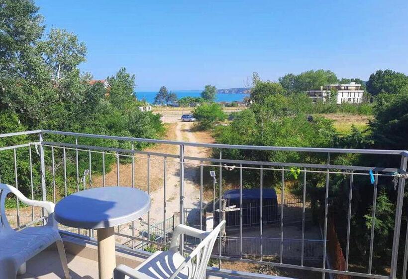 标准间带阳台, Aia Kavatsi