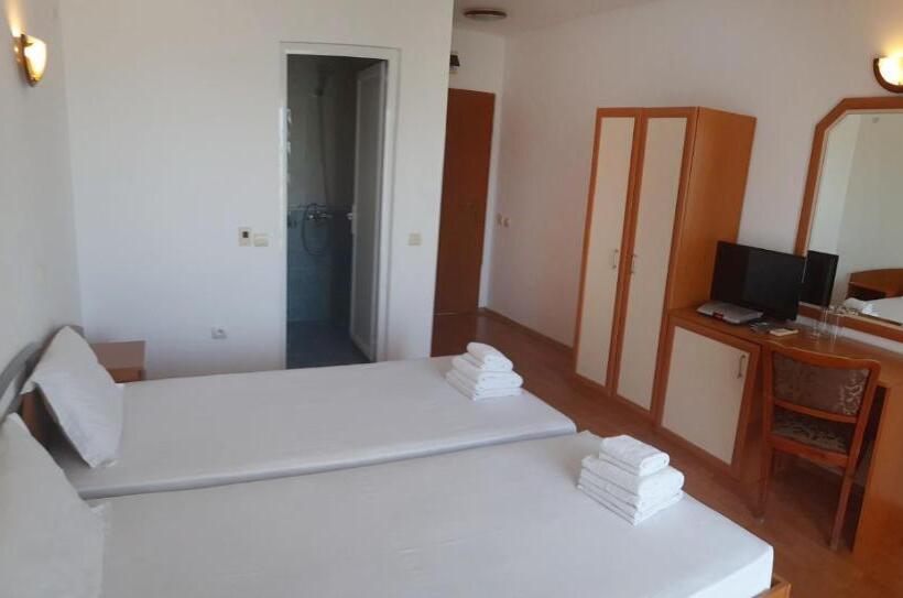 标准间带阳台, Aia Kavatsi